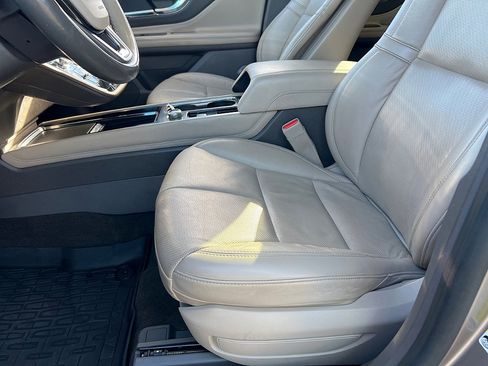 Used 2020 Lincoln Corsair Reserve w/ Equipment Group 201A image 9