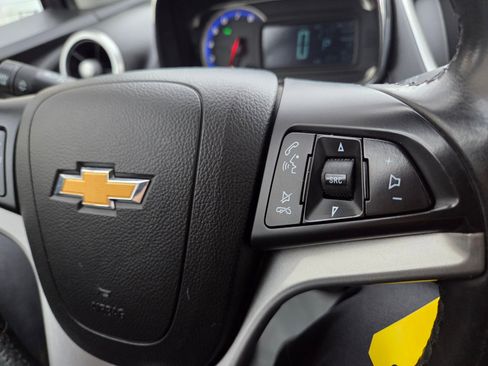 Used 2015 Chevrolet Trax LT w/ LT Sun and Sound Package image 13