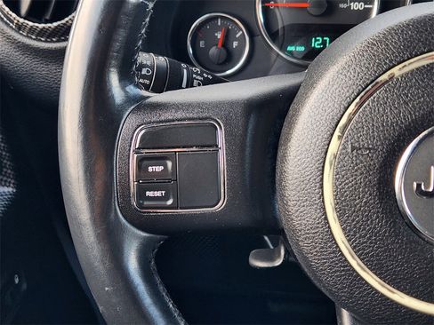 Used 2016 Jeep Wrangler Unlimited Sahara image 24