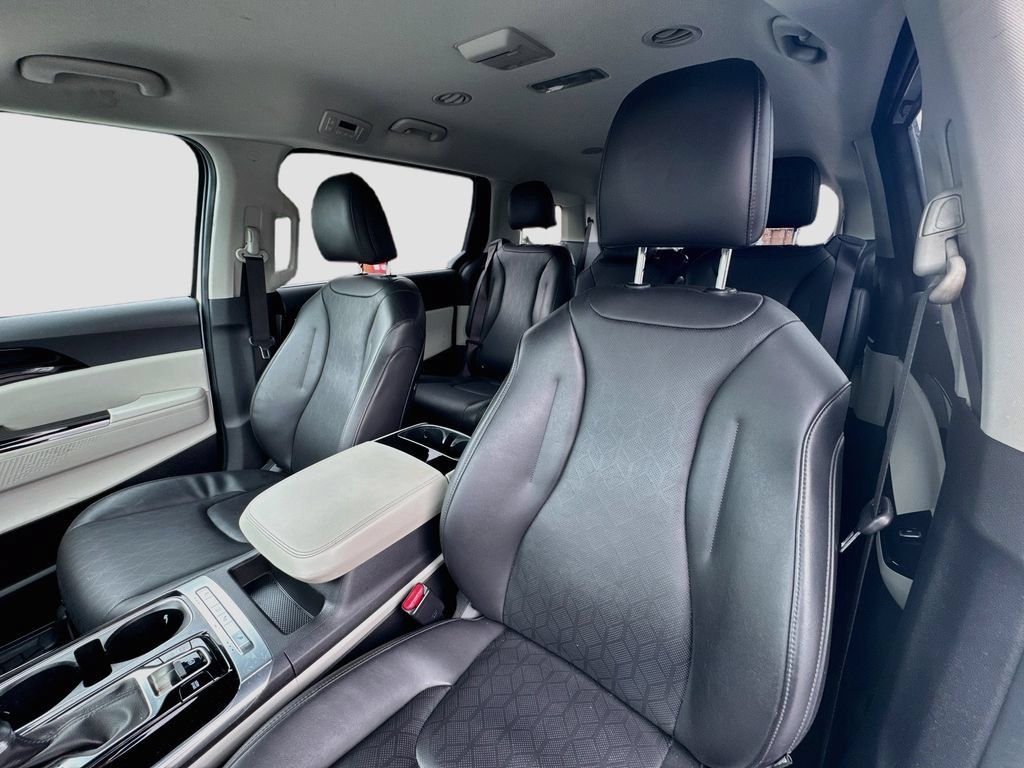 Certified 2024 Kia Carnival EX FWD image 24