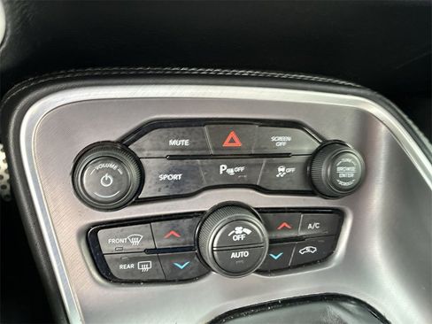 Used 2022 Dodge Challenger R/T w/ Shaker Package image 17
