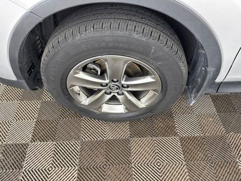 Used 2015 Toyota RAV4 XLE AWD/4WD image 31