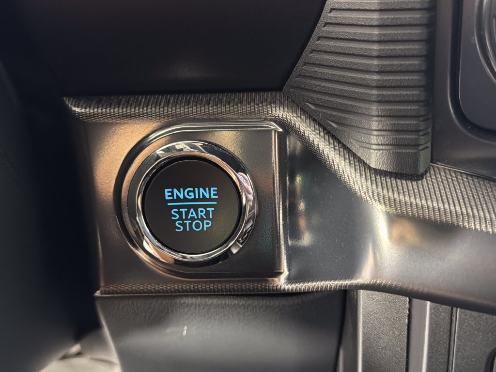 Used 2025 Ford F150 Raptor AWD/4WD image 15