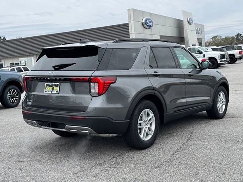 New 2026 Ford Explorer Active w/ Active Comfort Package image 3