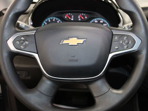 Used 2021 Chevrolet Traverse LS image 27