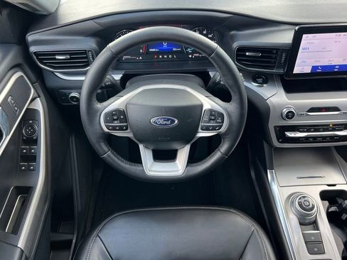 Certified 2022 Ford Explorer XLT w/ Equipment Group 202A image 16