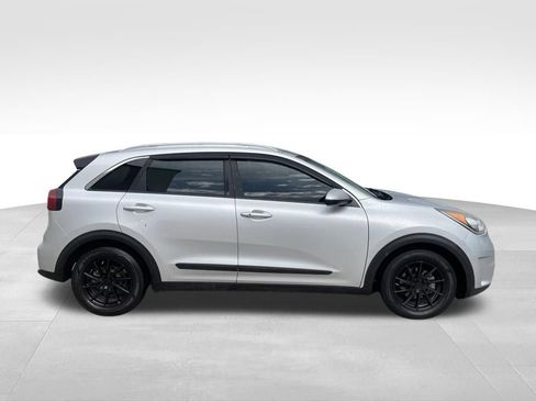 Used 2018 Kia Niro LX FWD image 4