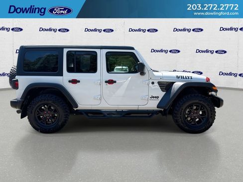 Used 2025 Jeep Wrangler Unlimited Sport AWD/4WD image 9