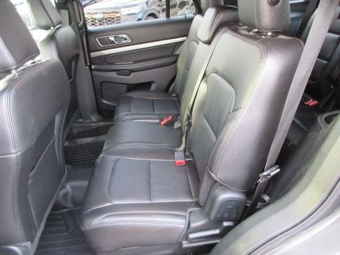 Used 2018 Ford Explorer XLT w/ Equipment Group 202A image 21