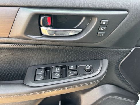 Used 2017 Subaru Legacy 3.6R Limited image 12