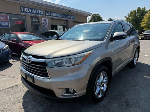 Used 2015 Toyota Highlander Limited image 2