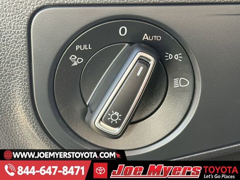 Used 2023 Volkswagen Tiguan SEL R-Line image 25