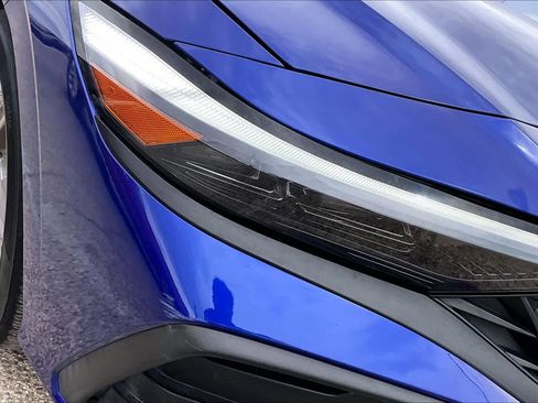 Used 2024 Hyundai Elantra SE image 26