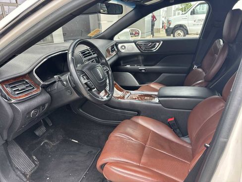 Used 2019 Lincoln Continental Reserve FWD image 5
