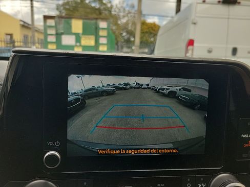 Used 2023 Toyota Highlander L image 35