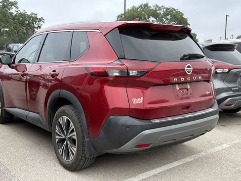 Used 2021 Nissan Rogue SV w/ Premium Package FWD image 7