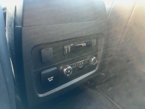 Used 2016 Lincoln Navigator Select AWD/4WD image 15