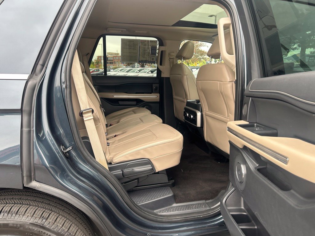 Used 2023 Ford Expedition Limited AWD/4WD image 16