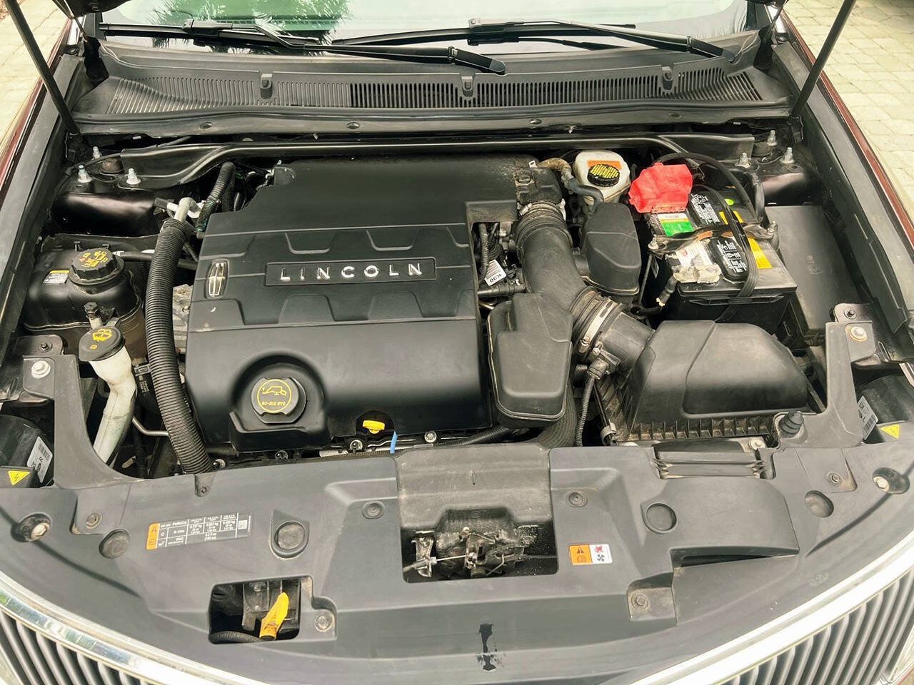 Used 2015 Lincoln MKS AWD w/ Equipment Group 101A image 5