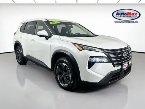 Used 2025 Nissan Rogue SV AWD/4WD image 1