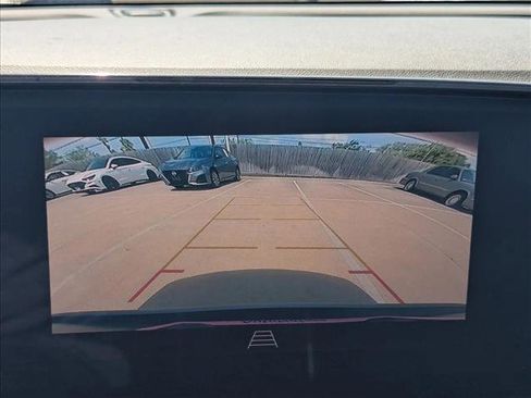 Used 2025 Buick Encore GX Preferred image 13