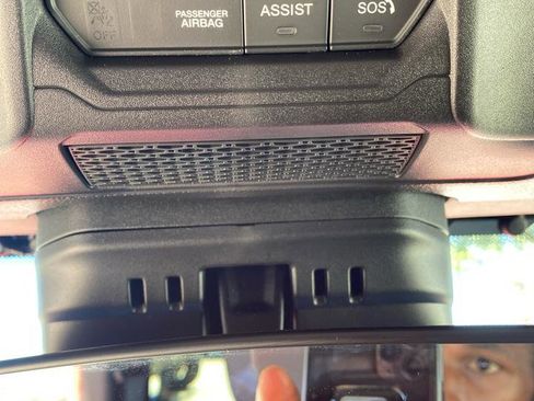 Used 2025 Jeep Wrangler Unlimited Sahara AWD/4WD image 19