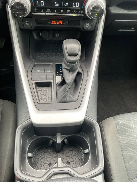Used 2024 Toyota RAV4 XLE FWD image 28