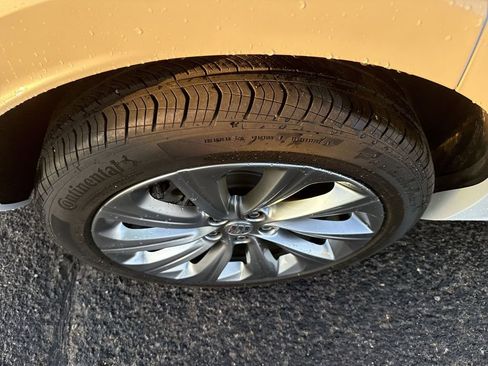 Used 2024 Buick Envista Avenir image 40