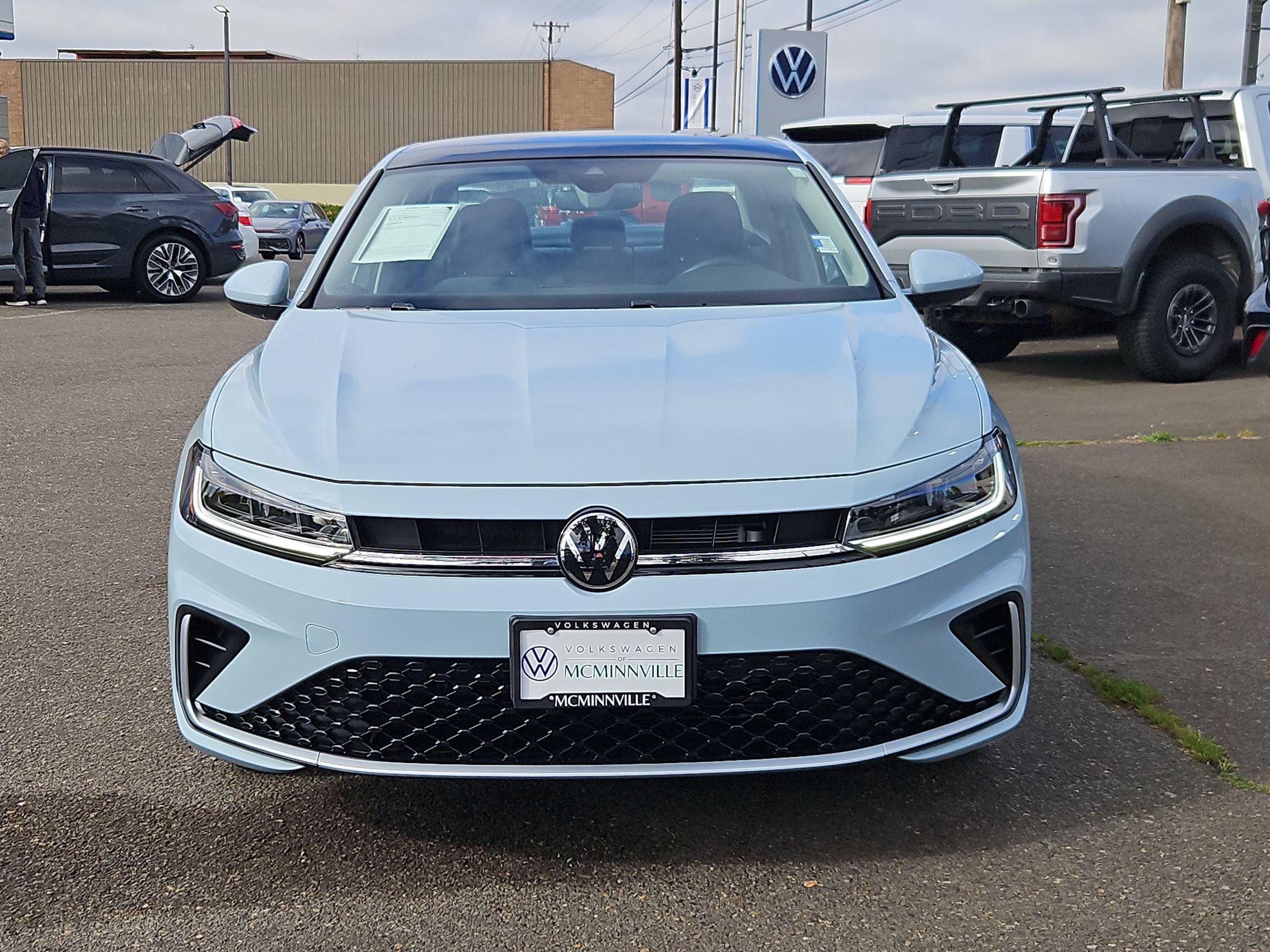 Used 2025 Volkswagen Jetta SE w/ Sunroof Package FWD image 8