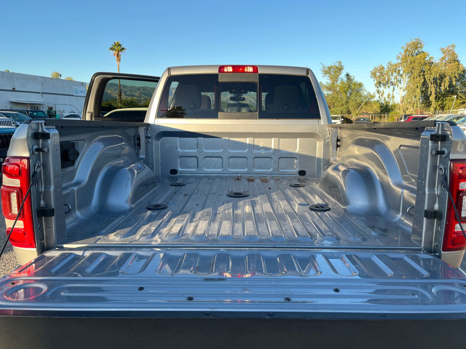 Used 2024 RAM 2500 Tradesman w/ Chrome Appearance Group AWD/4WD image 29
