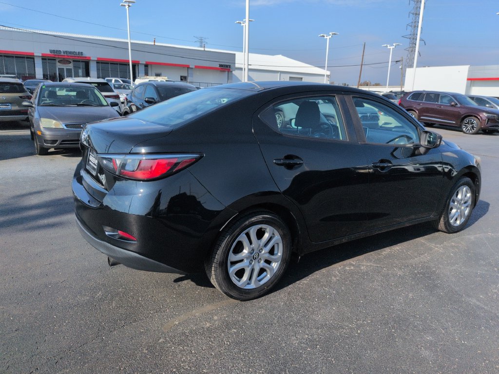 Used 2017 Toyota Yaris iA FWD image 5