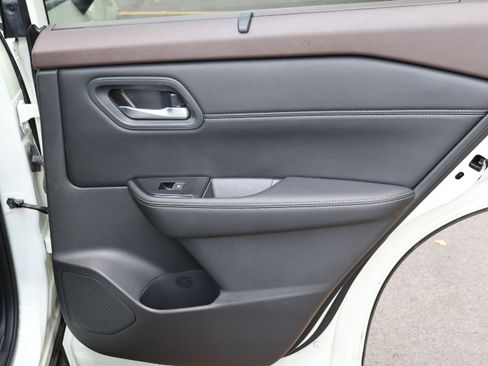 Used 2023 Nissan Rogue SL w/ SL Premium Package AWD/4WD image 17