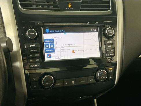 Used 2013 Nissan Altima 2.5 SL w/ Technology Pkg image 13