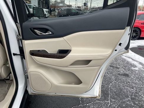 Used 2021 GMC Acadia Denali w/ Denali Technology Package image 17