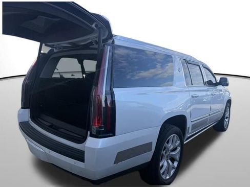 Used 2016 Cadillac Escalade ESV Premium image 23