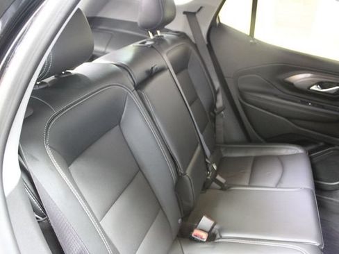 Used 2023 GMC Terrain SLT w/ LPO, Floor Liner Package AWD/4WD image 11