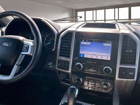 Used 2019 Ford F150 Lariat w/ Equipment Group 502A Luxury AWD/4WD image 7