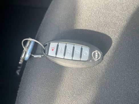 Used 2025 Nissan Altima 2.5 SV FWD image 18