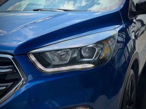 Used 2018 Ford Escape SE w/ SE Sport Appearance Package AWD/4WD image 19