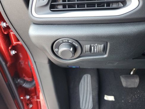 New 2026 Chrysler Voyager LX image 29