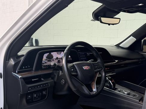 Used 2021 Cadillac Escalade Sport Platinum AWD/4WD image 16