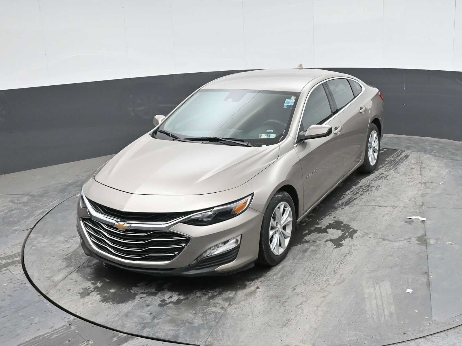 Used 2025 Chevrolet Malibu LT FWD image 16