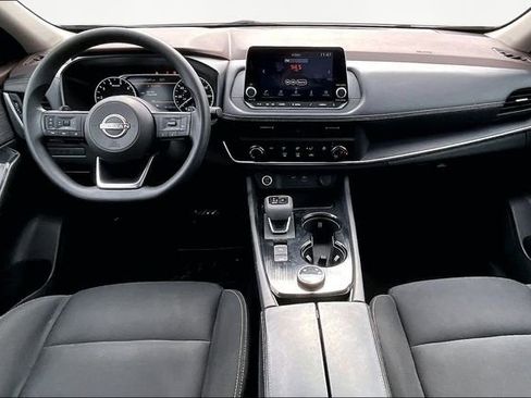 Used 2023 Nissan Rogue S image 7