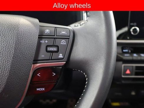 Used 2025 Toyota Camry SE image 21