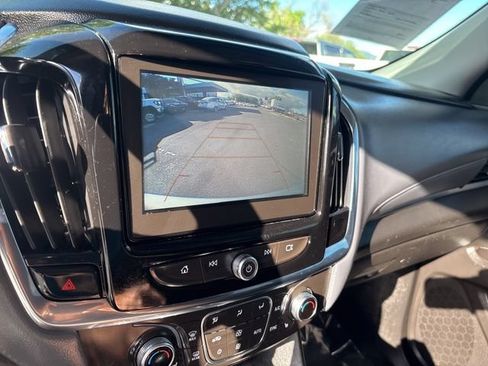 Used 2018 Chevrolet Traverse LT w/ LPO, Black Accent Package AWD/4WD image 39
