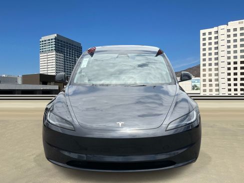Used 2025 Tesla Model 3 RWD image 3