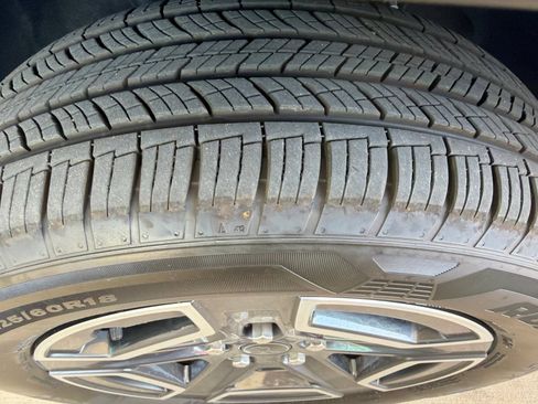 Used 2026 Jeep Cherokee Limited AWD/4WD image 3