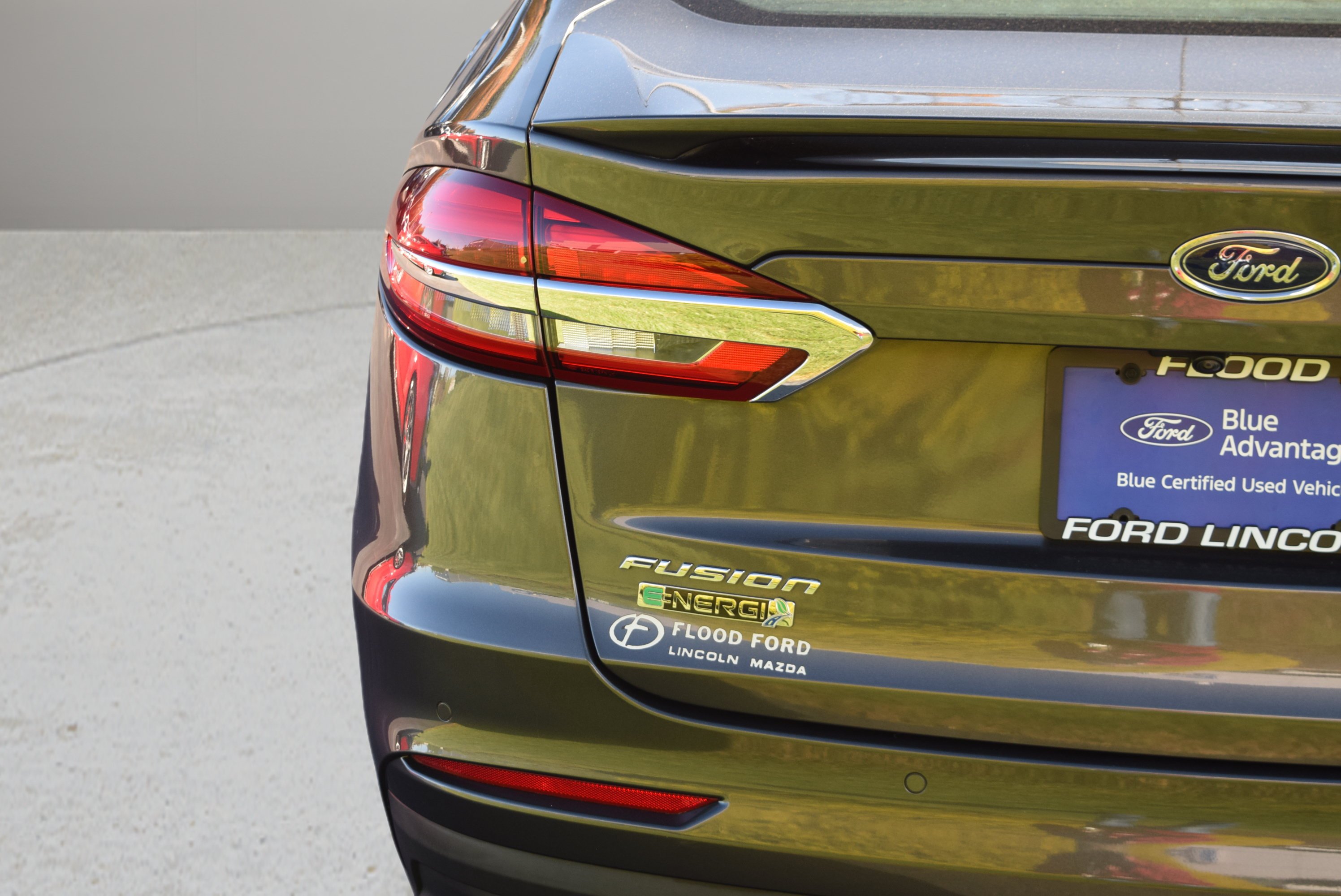 Used 2019 Ford Fusion Energi Titanium FWD image 6