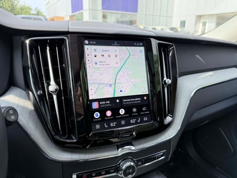 Certified 2025 Volvo XC60 B5 Plus AWD/4WD image 22
