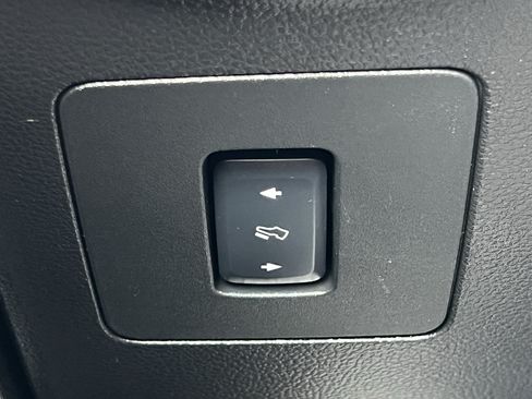 Used 2015 Ford F150 Platinum w/ Equipment Group 701A Luxury AWD/4WD image 57